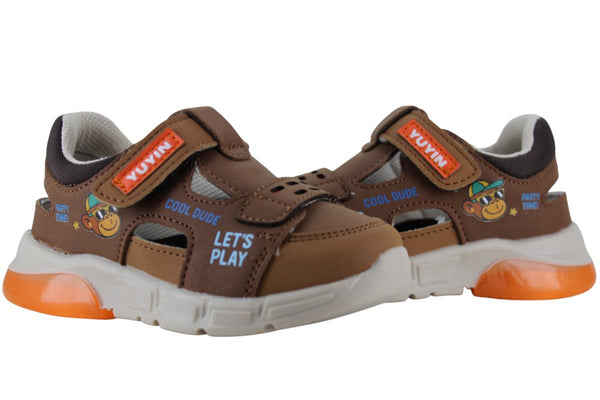 YUYIN HUARACHE CERRADO URBANO CASUAL LUZ BROCHE NIÑO 96256